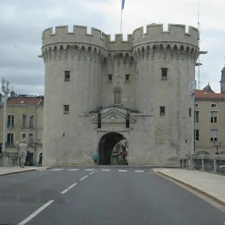 Aux Quatre Saisons 2 Alojamento de Acomodação e Pequeno-almoço Verdun-sur-Meuse